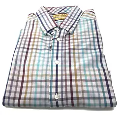 From Gold Label Roundtree & Yorke, this dress shirt features Back yoke with box pleat. Single patch pocket. This 100%...