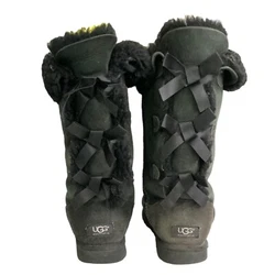 Ugg Bailey Bow Tall II Black Womens Sheepskin Lined Winter Boots Sz 7. Tall, 3-bow Ugg boots. Shows some wear and...