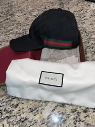 GUCCI ORIGINAL GG CANVAS BLACK BASEBALL HAT WITH WEB 59/L. Shipped with USPS Ground Advantage.