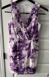 Banana Republic Womens Dress Size 6 Purple & White Pockets Zip Back. 17 inches chest34 inches shoulder to hem