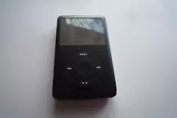 UTILISÉ Apple iPod Classic 6e génération 160 Go - Noir A des rayures sur le corps. Veuillez noter que la chanson se...