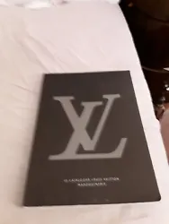 CATALOGUE MAROQUINERIE LOUIS VUITTON ANNEE 2004. 235 PAGES