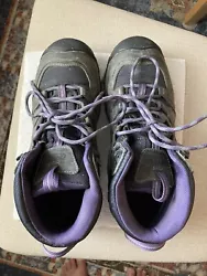 Keen Gypsum Women’s Waterproof Hiking Boots Size 11. Excellent condition … like new! Upper — leather & nylon,...