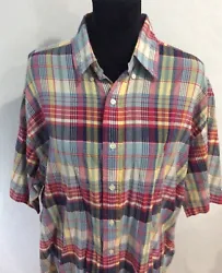 S/S Button Front Shirt. Button Down Collar. Light weight. Good Condition.