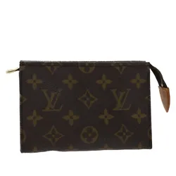 Color Monogram. Material Monogram Canvas. Style Pouch. Leather：sun burn, rubbing, stain. Accessory There is no item...