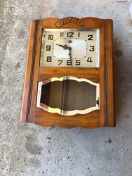 45 cm x 37 cm x 10 cm.