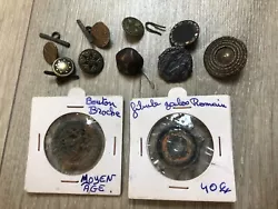 Nous vous proposons ce Lot Divers Anciens boutons collection métal fibule moyen age haute epoque. Photos de lobjet. L...