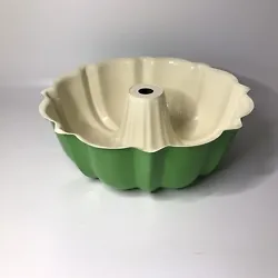 Vintage Nordic Ware Bundt Pan 10” Green. See photos for condition. Used condition, so it has a few scratches, but in...