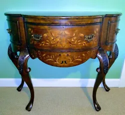 Stunning Estate find. This wooden drawer, chest, rounded commode equipped with single center top drawer of moderate...