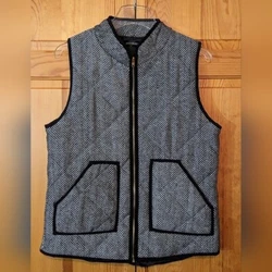 Women’s Herringbone Houndstooth Quilted Puffer Vest. Size Medium.Bust 19