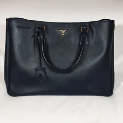 Prada Saffiano Galleria tote bag. Rich black leather. In excellent condition.