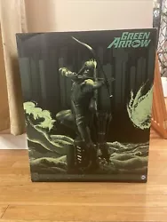 Green Arrow By Sideshow Collectables Collectors Eddition Premium Format 1:4 Brand new in box, only opened for pictures....