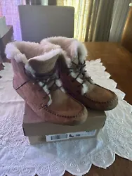 UGG Chickaree Moccasin Boots Chestnut Size 10.