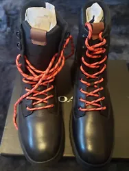 Coach Mens Leather Utility Boot G4502. Comes with black laces...only tried one boot on never worn....see photos sz 13