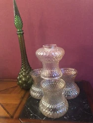 Très élégant et traditionnellement français, ce globe pourra servir aussi bien pour une baladeuse ou avec un pied...