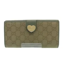 This authentic Gucci long wallet is a must-have accessory for any fashion-forward woman. The wallet features the iconic...