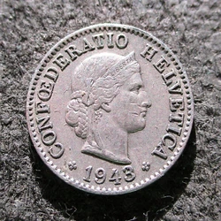 5 RAPPEN 1943 - WORLD WAR II. This coin was minted in 1943 in Bern, Switzerland. OLD COINS OF SWITZERLAND.