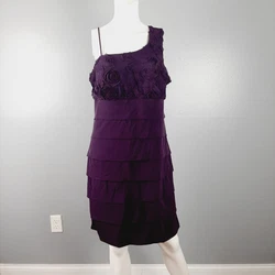 En Focus Studio tiered bodycon dress in purple with floral accents - bust has light padding, no wires. Length 37