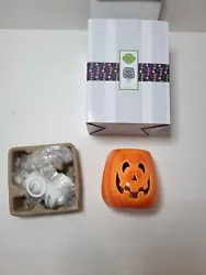 Get in the Halloween spirit with this brand new Scentsy electric oil/wax warmer. The ceramic pumpkin-shaped warmer...