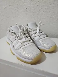 Very clean Jordan low 11. Unique designe. Some damage on the toe box area and the sock liner buy not very noticeable....
