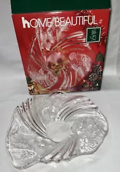 Comes with box, no chips or cracks. ,sticker still on bottom. Frosted picture of Santa, bell Poinsetta on dish. (D3)