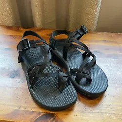 chaco womens 8. I purchased them and wore them a couple of times. I love chacos, but I am cleaning out my closet and...