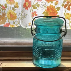 Adorable vintage condition blue glass Avon mason jar. No cracks or chips. Happy to answer questions. Thanks!
