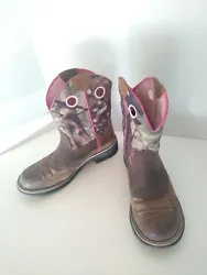 ARIAT WOMENS FATBABY PINK CAMO BOOTS - Western SIZE 10 B - STYLE  10006854.  Distressed leather.  B is standard width...