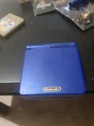 Nintendo Game Boy Advance SP Console Portable - Bleu  Vend la console en létat je ne retrouve plus le chargeur,...