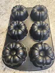 Nordic Ware Cast Aluminum Bundt Muffin Mold 6 Servings Bundt-lette Pan Mini Cake.