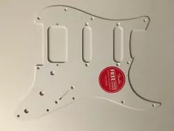 Pickguard HSS neuf dune Squier Stratocaster Bullet Strat. With original plastic film cover on it.