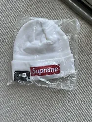 Supreme New Era Box Logo Beanie (FW21) White - *BRAND NEW*. Price is negotiable so please reach out with any questions...
