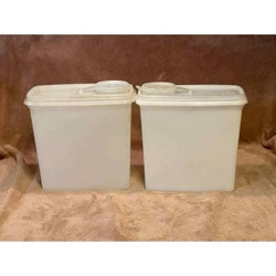 Both containers have no cracks.