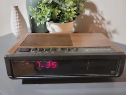 Sharp FX-100C Electronic Digital Alarm Clock Radio. This is in working condition, if you have any questions please...