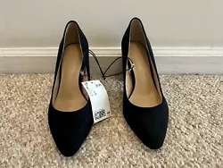 H&M Black chunky heel black pumps. Faux suede. Never worn.