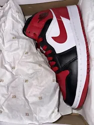 Nike Air Jordan 1 Mid Alternate Bred Toe Womens size 6.5 Black Red (BQ6472-079).