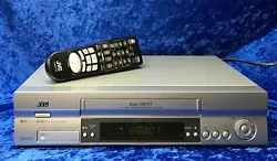 Lecture VHS / S-VHS. Magnétoscope JVC HR-S6955MS. TECHNICO Lille. Vendu avec cordon secteur ,télécommande et mode...