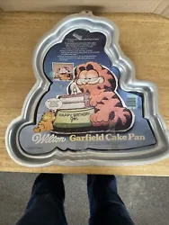 Vintage Wilton Party Pan Cake 1981 Garfield the Cat eating cake Jim Henson. Aluminum cake. Mold/pan. Two design options...