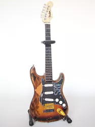 Logo Fender et Stratocaster. Qualité USA : irréprochable, véritable réplique de la FenderStratocaster couleur...
