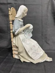 LLADRO 4865 EMBROIDERER LADY IN CHAIR SEWING