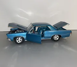 Maisto 1965 Pontiac GTO Hurst Special Edition 1/18 1:18 Blue Leather Interior. Beautiful model car with blue leather...
