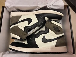 Nike Air Jordan 1 Retro High OG Dark Mocha Brown SKU 555088-105 Taille 12 us 46 DSNeuve et authentique en boîte jamais...