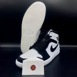 Year of Release :2022. Our products are 100% authentic. We always DOUBLE-BOX to protect the shoebox.