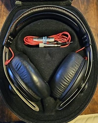 Sennheiser Momentum Headphones With Case. Used very little. In good condition - see pictures.