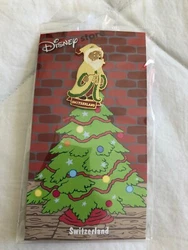 SANTAS AROUND THE WORLD 