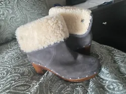 UGG Australia Lynnea Sheepskin Winter Boots Womens Size 7 Grey.