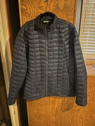 Men’s Thermoball North Face Puffer - Men’s XL - Navy Blue. Run a little bitTwo small rips on the lower front side...