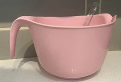 Pink Mixing Bowl And Spatula. Condition is Used. Shipped with USPS Priority Mail.