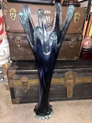 Add some vintage charm to your home decor with this beautiful EIGHT PANEL SWUNG VASE from the mid-century modern era....