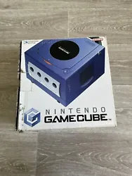 Console Nintendo Gamecube Violette En boiteAvec tous les câbles Une manette officiel Une carte mémoire Et les notices